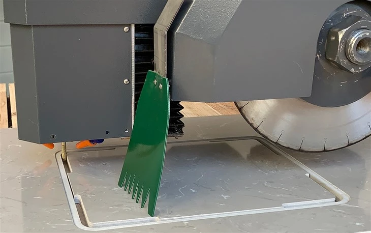 Quartz Cutting Machine